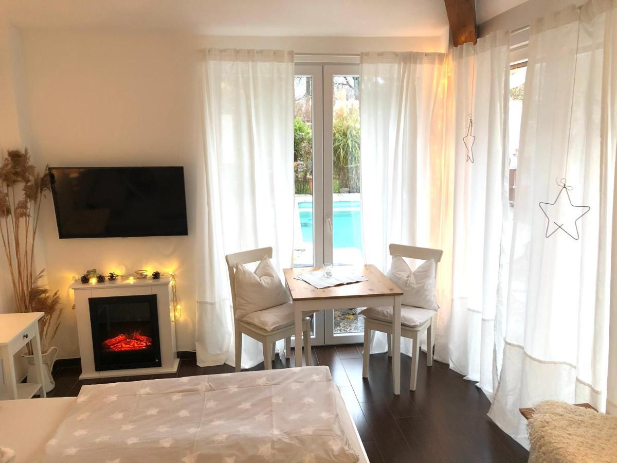 Apartment Tinyhouse Mit Pool, Outdoor Whirlpool Und Garten Petershagen-Eggersdorf Exterior foto